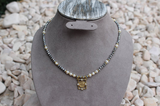 Collar Plateado Cristales y San Benito
