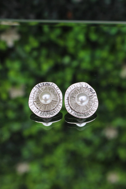 Aretes Círculo Plateado con Perla