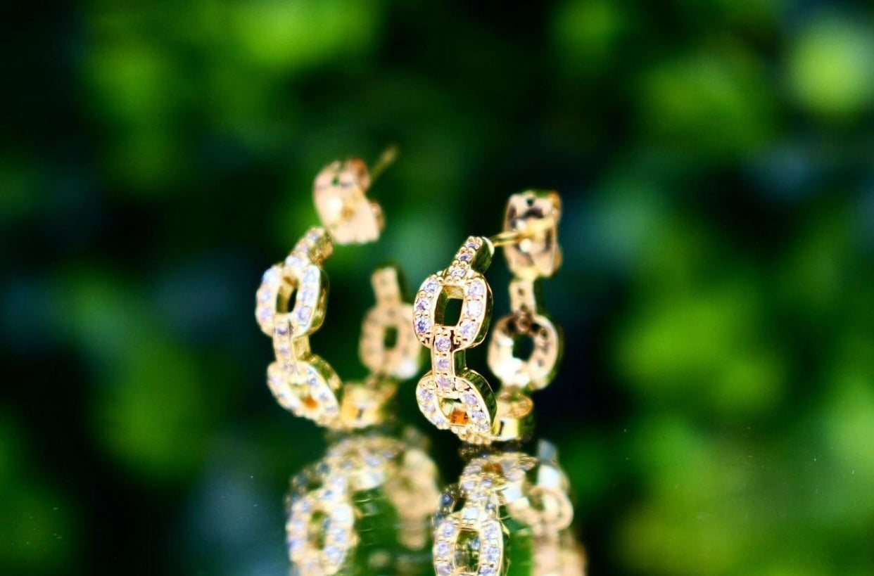 Mini Arracadas Cadena Dorada