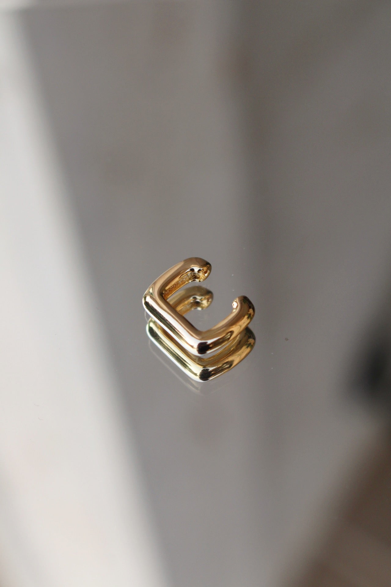 Earcuff Dorado Cuadrado