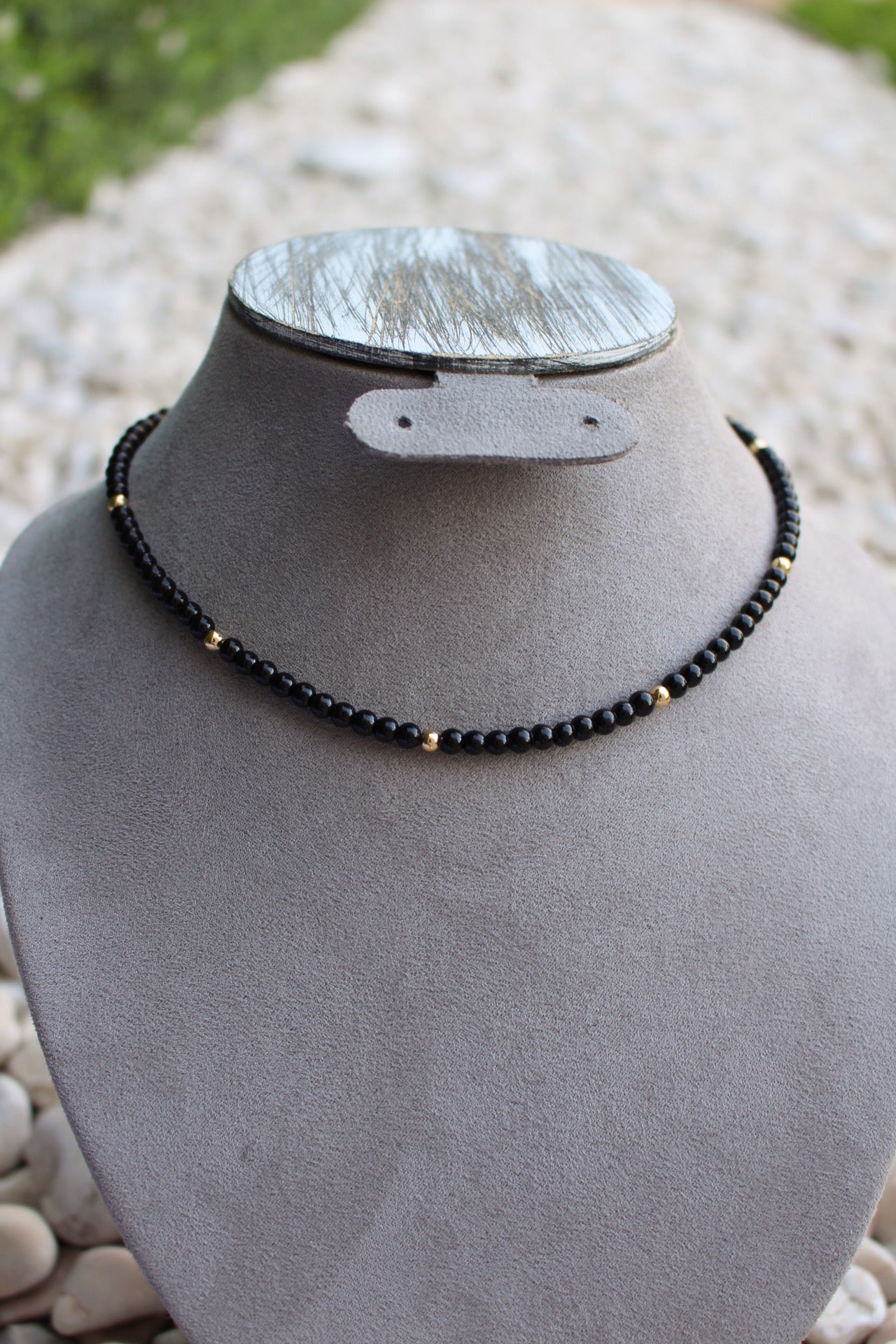 Collar Negro con Dorado