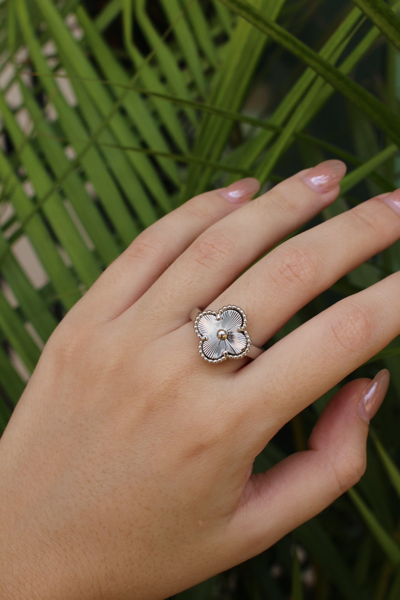 Anillo Plateado Trébol