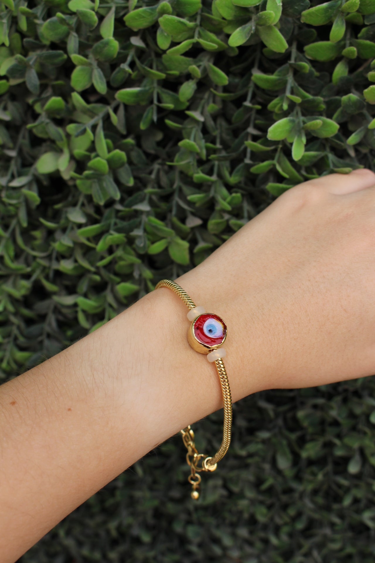 Brazalete Tipo Pandora Ojo Rojo