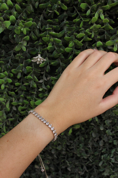 Pulsera Plateada Formal con Zirconias