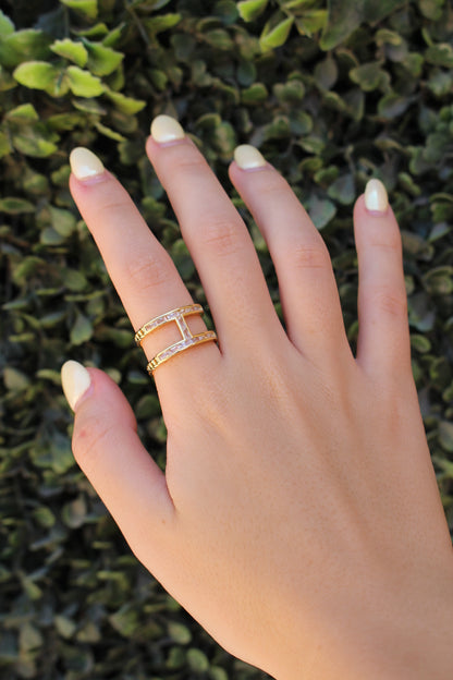 Anillo Dorado Doble con Zirconias