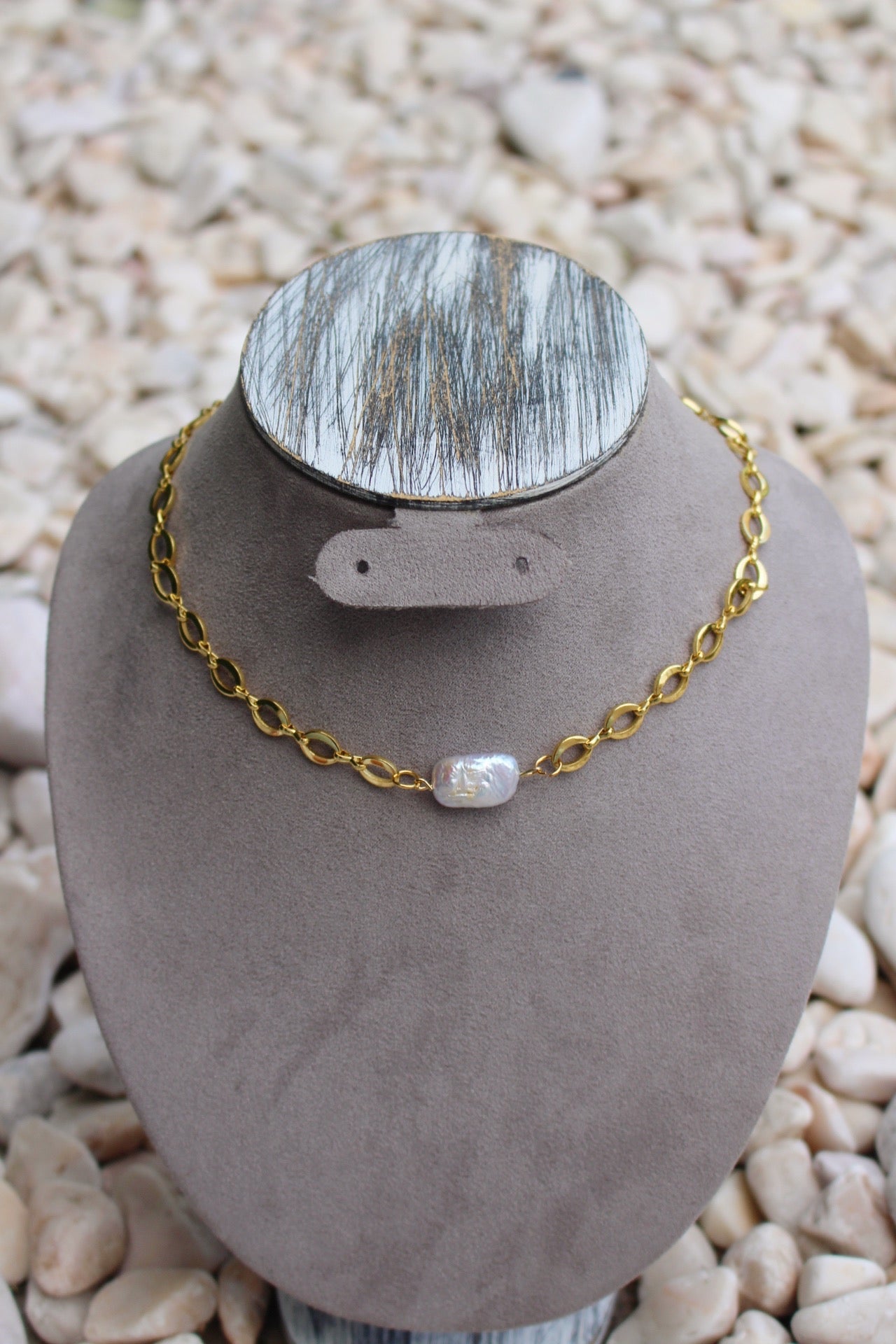 Chocker Dorado Perla Cuadrada Horizontal