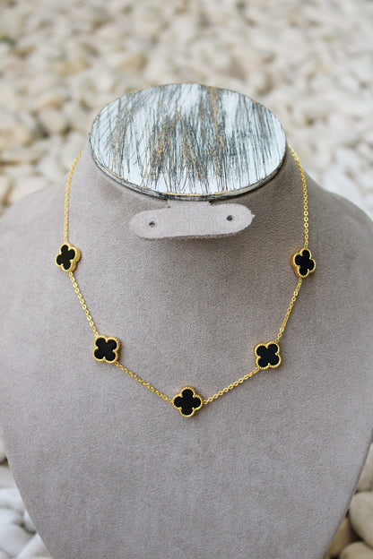 Collar Dorado Corto Trébol Negro