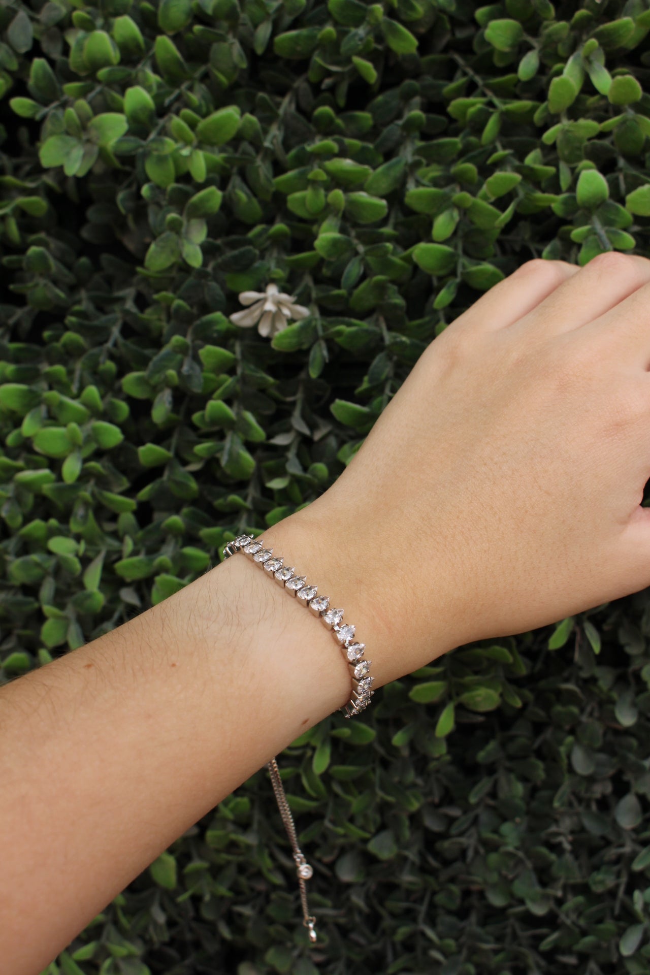 Pulsera Plateada Formal con Zirconias