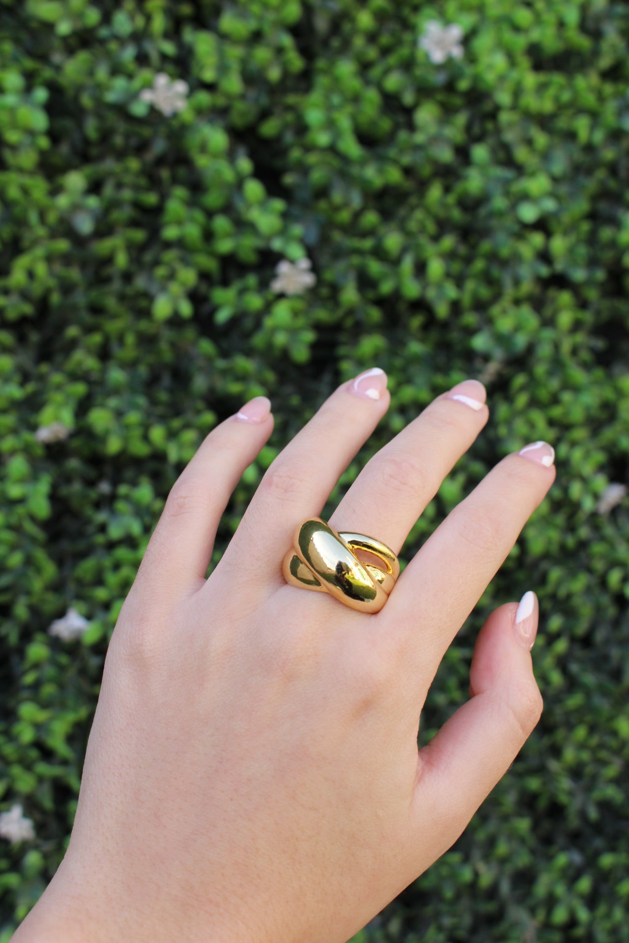 Anillo Dorado Cruzado