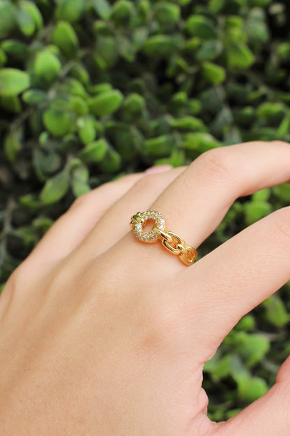 Anillo Dorado Cadena y Zirconias