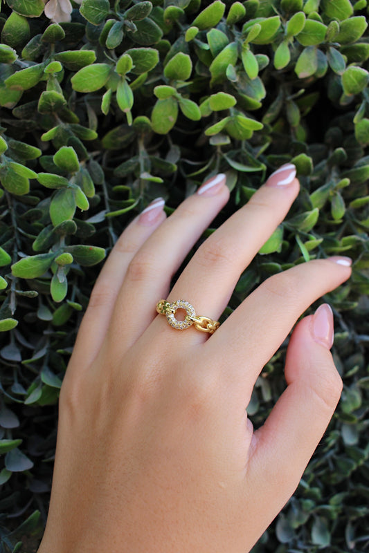 Anillo Dorado Cadena y Zirconias