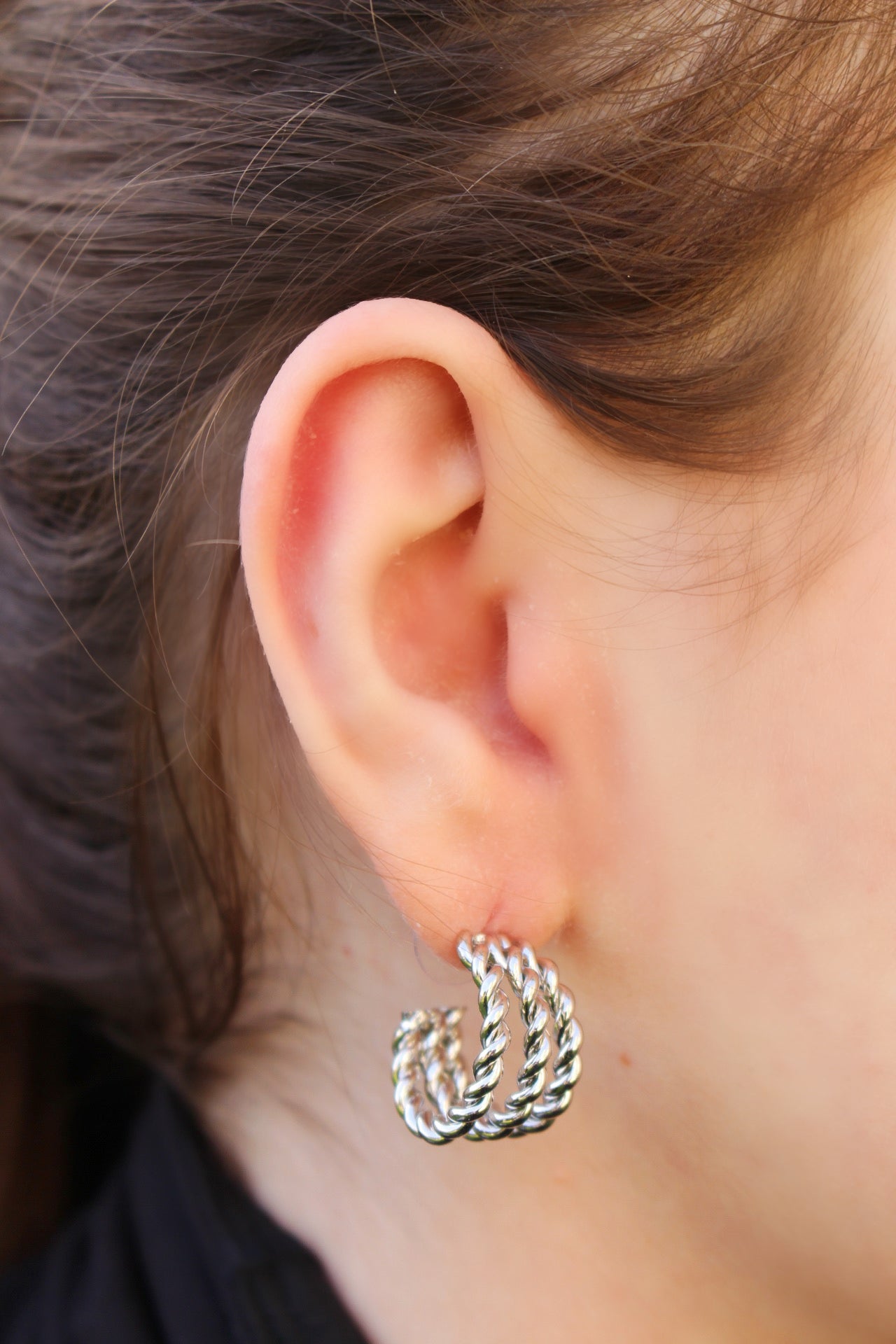 Media Arracada Plateada Triple Líneas