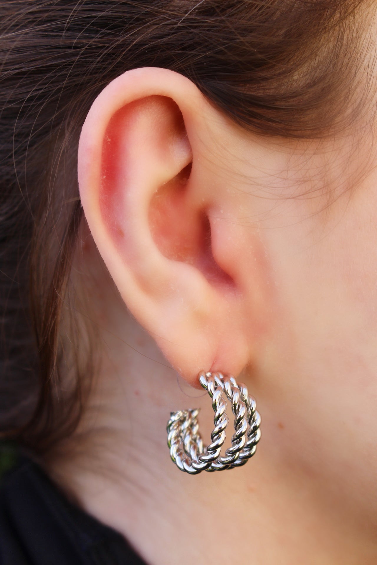 Media Arracada Plateada Triple Líneas