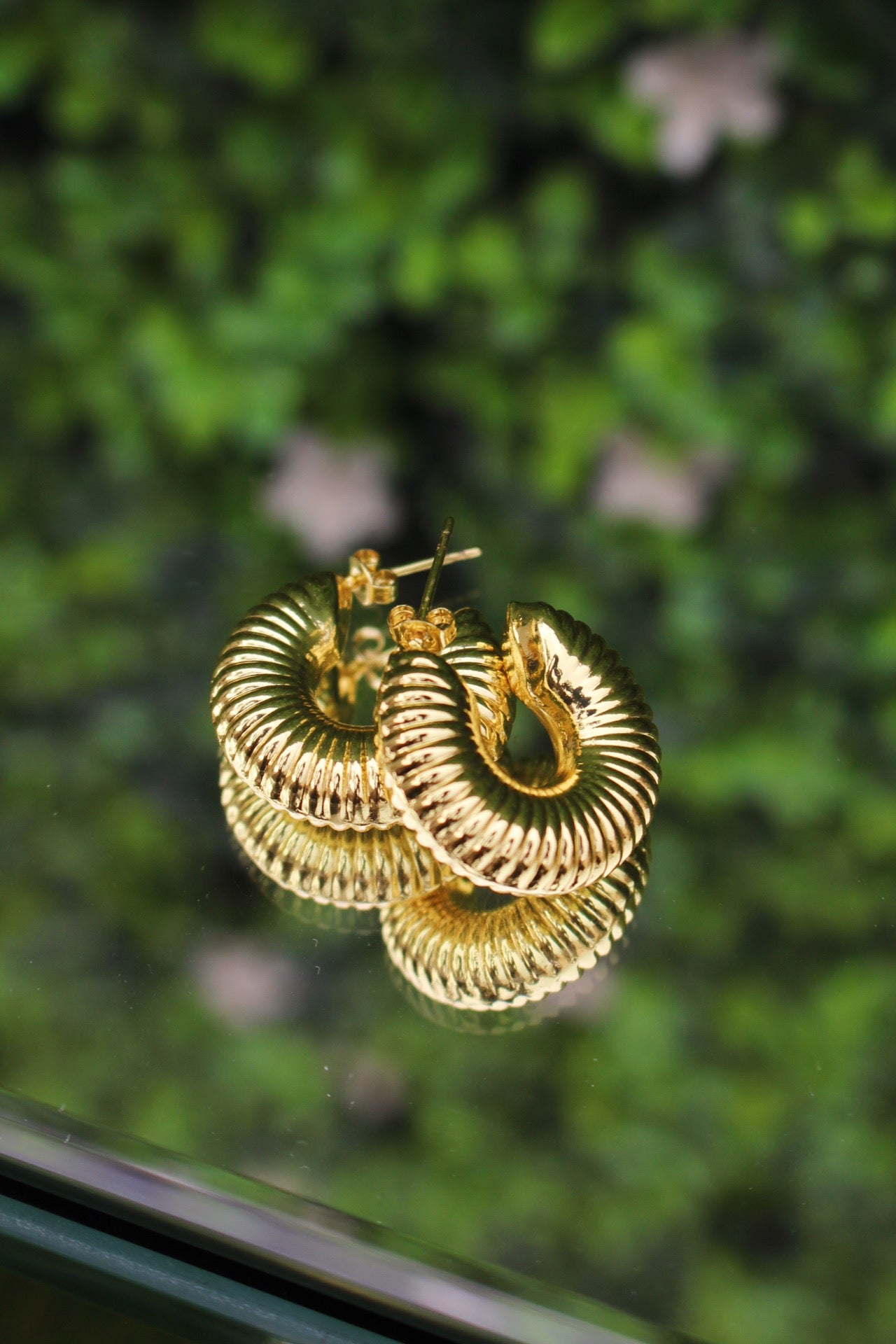 Arracadas Doradas Chunky con Textura