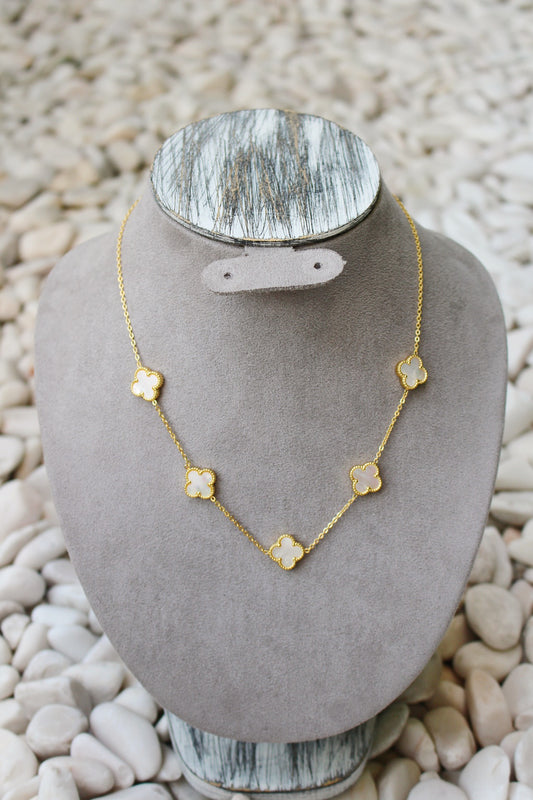 Collar Dorado Corto Trébol Blanco