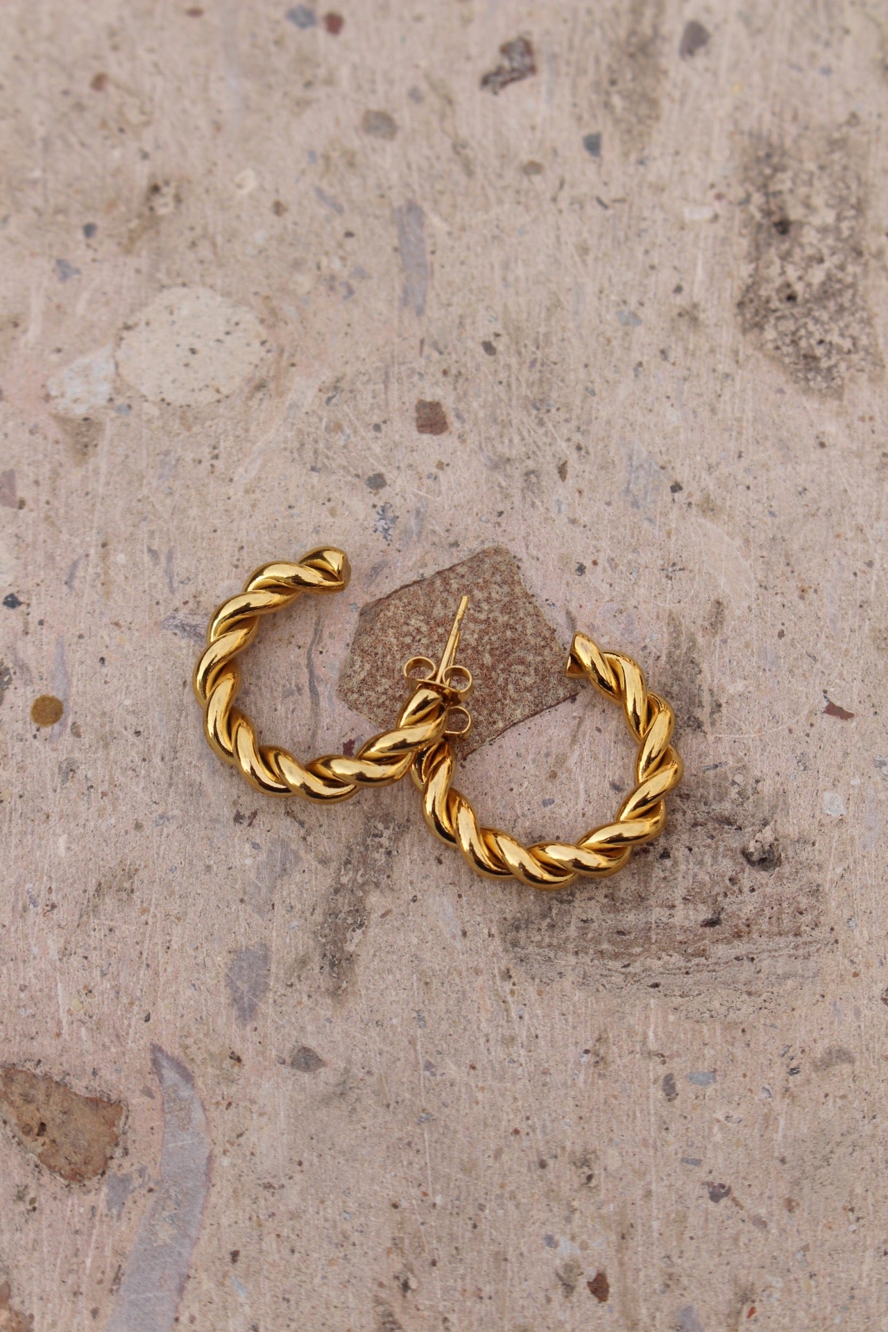 Arracadas Doradas Trenzadas