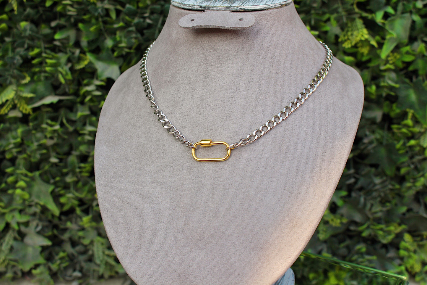 Collar Plateado Circulo Dorado