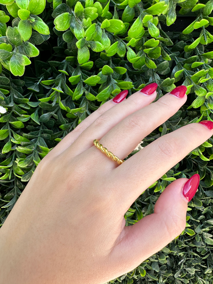 Anillo Dorado Trenzado