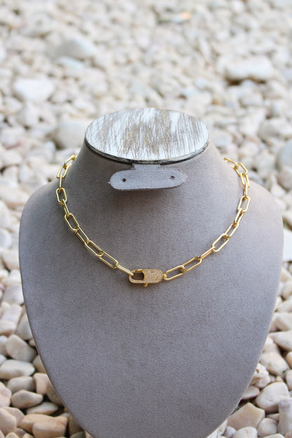 Collar Dorado con Broche Zirconias