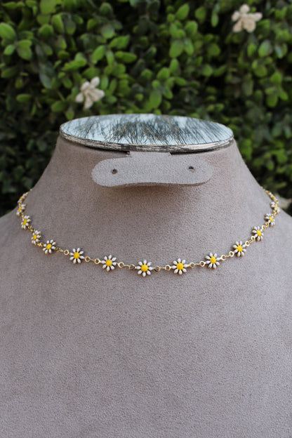 Chocker Dorado Flores Blancas