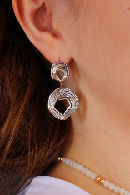 Aretes Colgantes Círculos Plateados