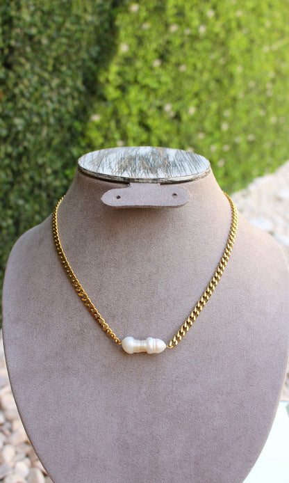 Collar Dorado con Perla Horizontal