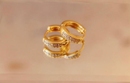 Mini Huggies Dorados