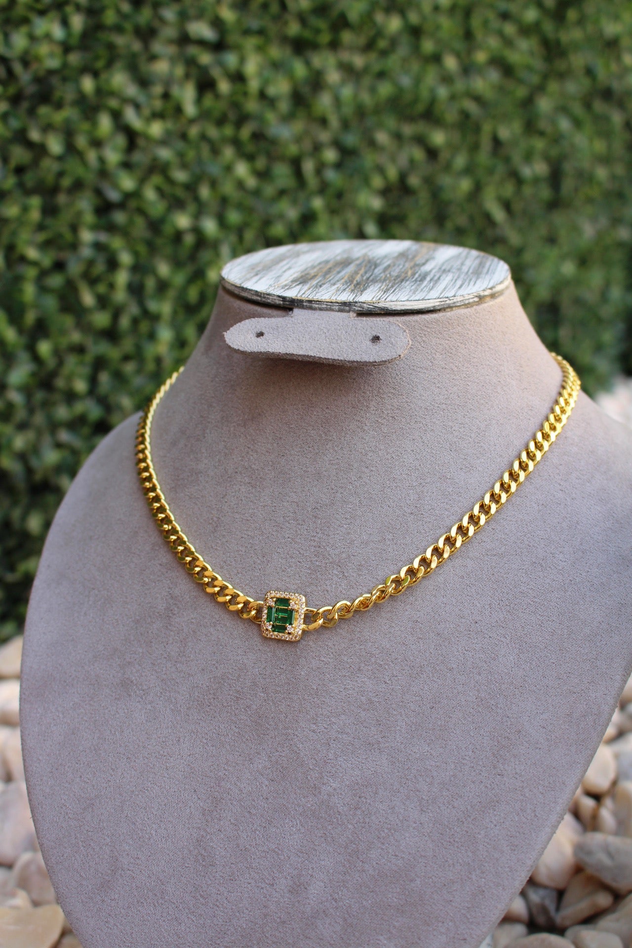 Cadena Chunky con Piedra Cuadrada Verde
