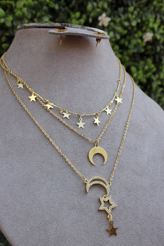 Collar Dorado Triple Estrellas y Lunas