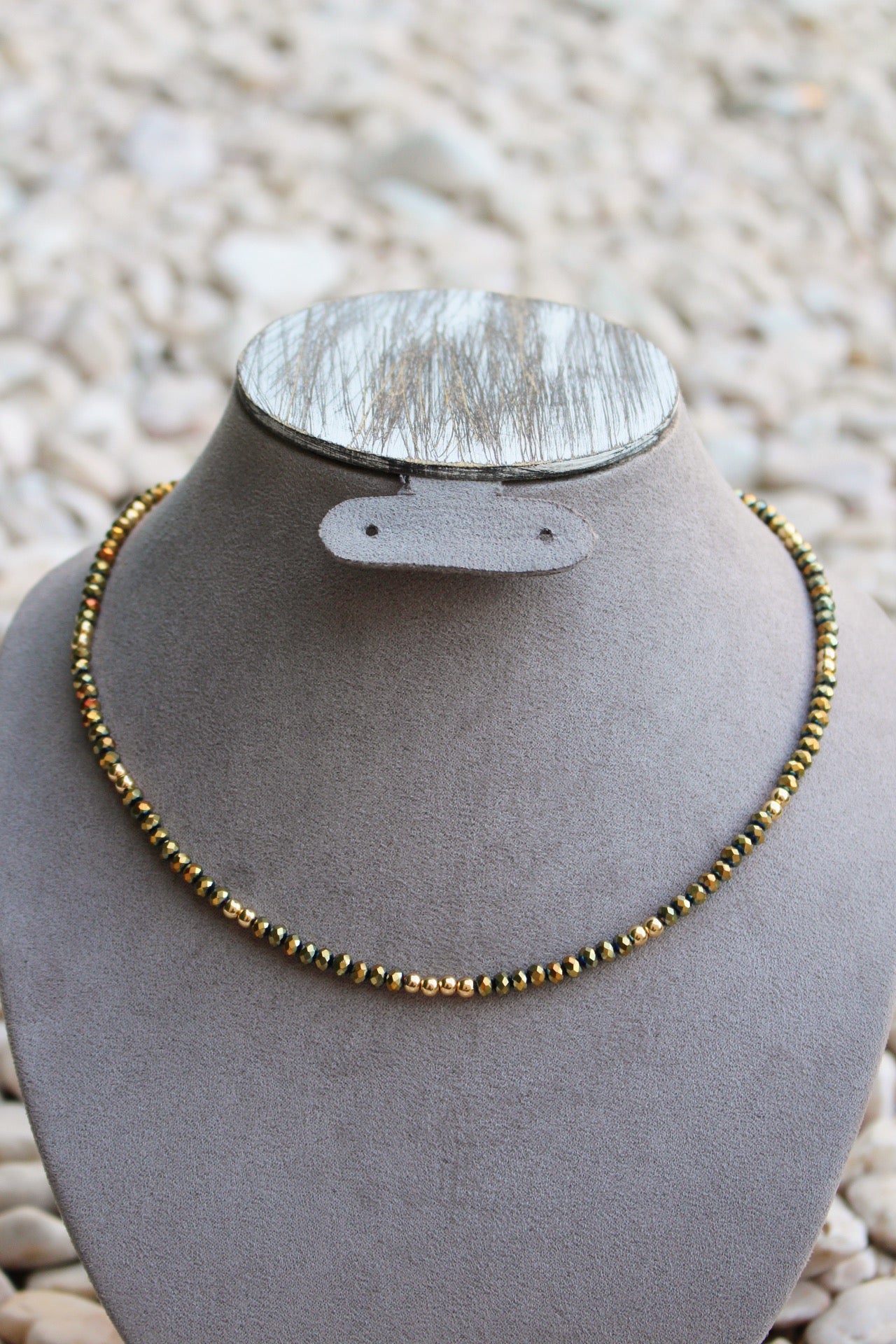 Collar Delgado Piedras Tornasol