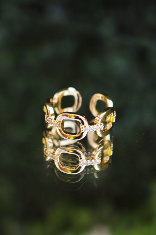 Anillo Dorado Cadena con Unión Zirconias