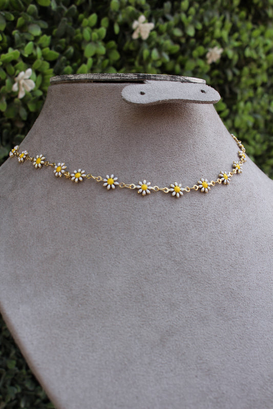 Chocker Dorado Flores Blancas
